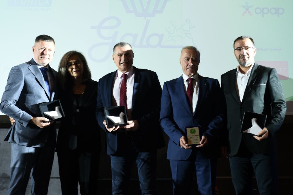 Ξανά κορυφαίος αθλητής των Βαλκανίων ο Τεντόγλου, καλύτερη αθλήτρια η Βουλέτα runbeat.gr